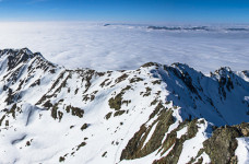 Arête Pouta-Pra au-dessus de la mer de nuage