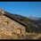 Le village des Tronchets en montant au col du Granon. Au fond, le Pic de Rochebrune