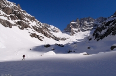 Montée au Promontoire avec la face sud de la Meije en point de mire