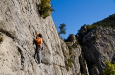 Romeyer rive droite, un secteur abordable (ici un 6c)