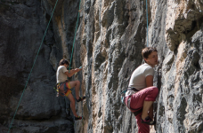 Falaise de Tournoux au-dessus de Puy-Saint-Vincent